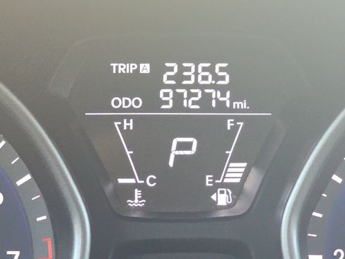 Used 2013 Hyundai Elantra GLS w/ Preferred Pkg image 2