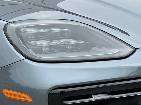 New 2026 Porsche Cayenne Coupe AWD/4WD image 38