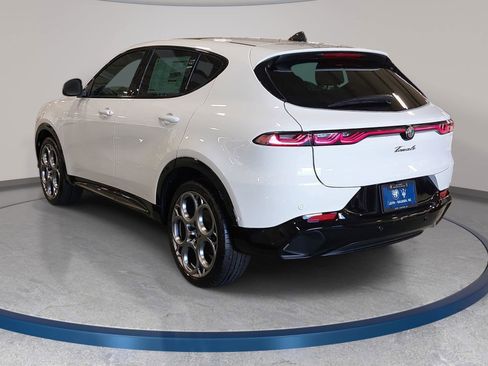 New 2025 Alfa Romeo Tonale w/ Premium Package AWD/4WD image 7