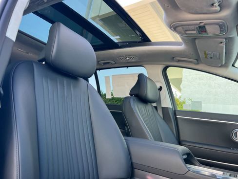 New 2026 Hyundai Ioniq 9 Calligraphy image 18