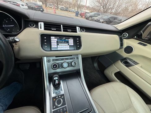 Used 2016 Land Rover Range Rover Sport SE image 13