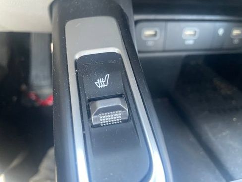 Used 2023 Kia Sorento EX w/ Panoramic Sunroof Package FWD image 16