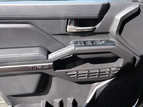 Certified 2025 Toyota Tacoma TRD Off-Road AWD/4WD image 11