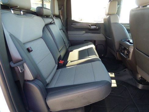 Used 2025 Chevrolet Silverado 1500 ZR2 w/ Technology Package image 7