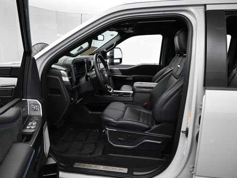 Used 2026 Ford F350 Platinum w/ FX4 Off-Road Package AWD/4WD image 10