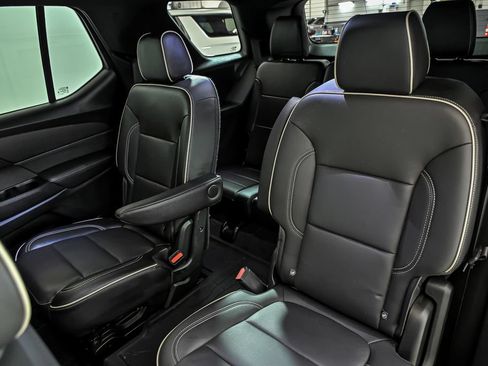 Used 2023 Chevrolet Traverse Premier w/ Redline Edition AWD/4WD image 17