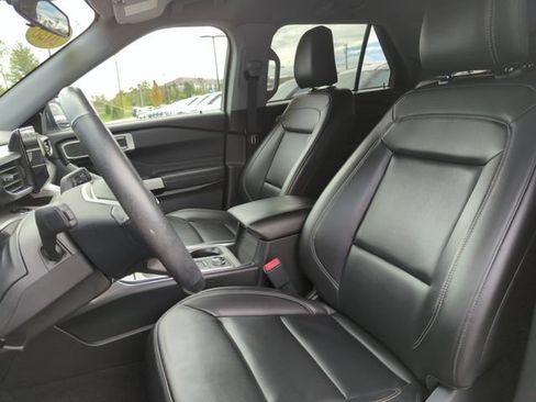Certified 2023 Ford Explorer XLT w/ Equipment Group 202A AWD/4WD image 29
