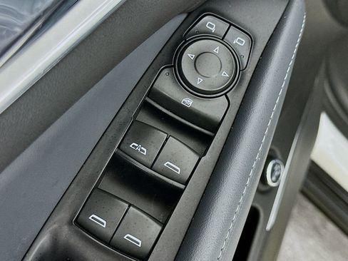 Used 2023 Buick Enclave Essence w/ Experience Buick Package FWD image 21