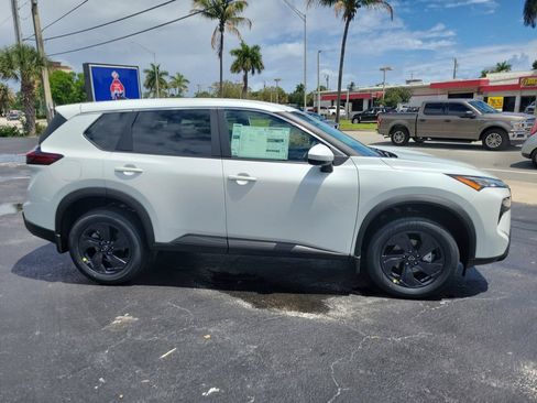 New 2026 Nissan Rogue SV FWD image 9