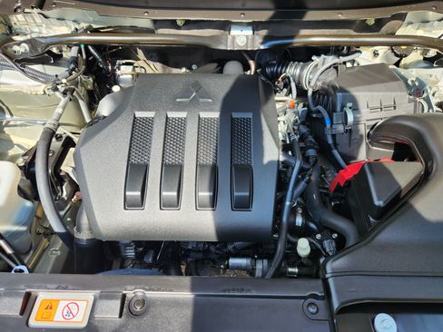 Used 2024 Mitsubishi Eclipse Cross ES AWD/4WD image 17
