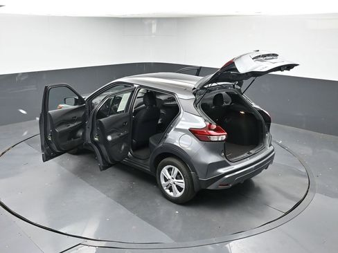 Used 2024 Nissan Kicks S image 45