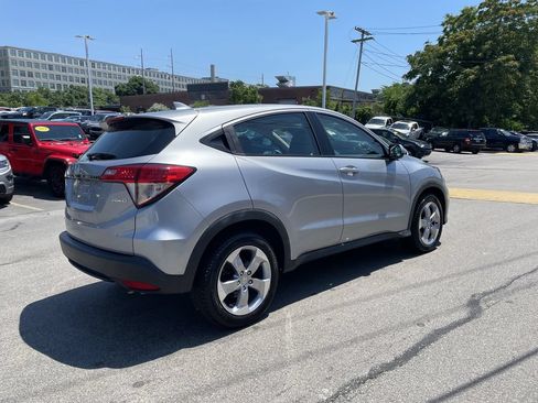 Used 2019 Honda HR-V LX image 8