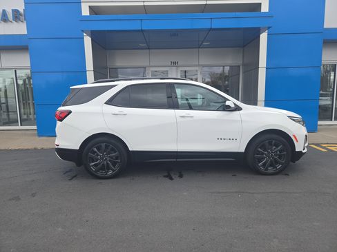 Certified 2022 Chevrolet Equinox RS w/ LPO, Floor Liner Package image 16