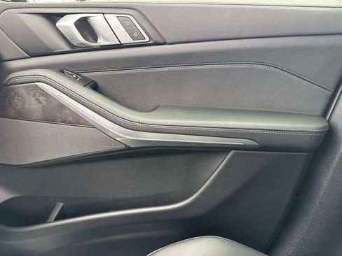 Used 2025 BMW X5 xDrive50e image 23