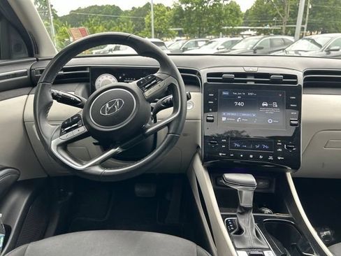 Certified 2022 Hyundai Tucson SEL w/ Convenience Package FWD image 8