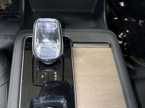 Used 2025 Volvo XC90 B6 Plus AWD/4WD image 24