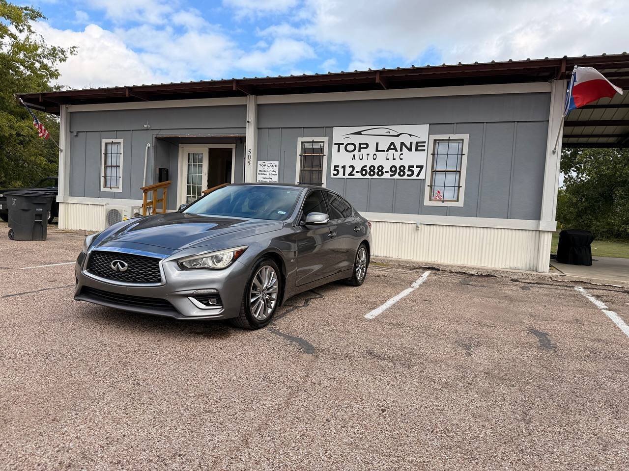 Used 2018 INFINITI Q50 Luxe w/ Cargo Package (L95) RWD image 2