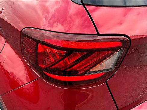 Certified 2023 Hyundai Venue Limited w/ Cargo Package FWD image 22