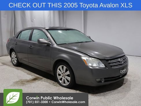 Used 2005 Toyota Avalon XLS image 1