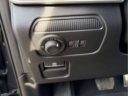 New 2026 Jeep Grand Wagoneer L 4WD w/ Premium Group I image 15
