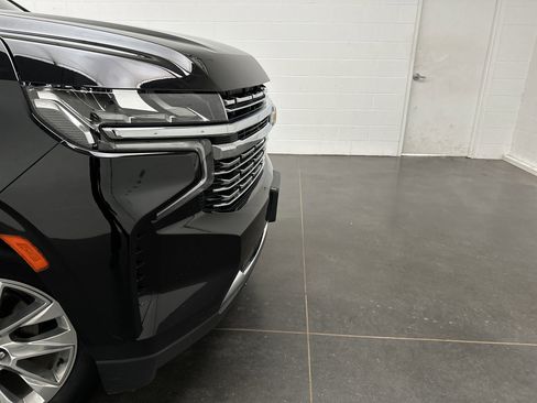 Used 2024 Chevrolet Suburban Premier image 2