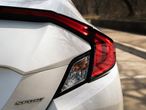 Used 2020 Honda Civic Sport image 13