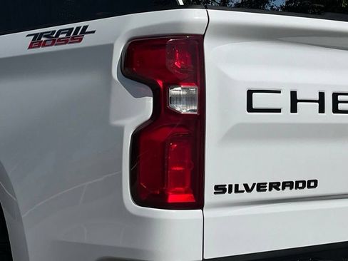 Used 2021 Chevrolet Silverado 1500 LT Trail Boss w/ LPO, Dark Essentials Package AWD/4WD image 27