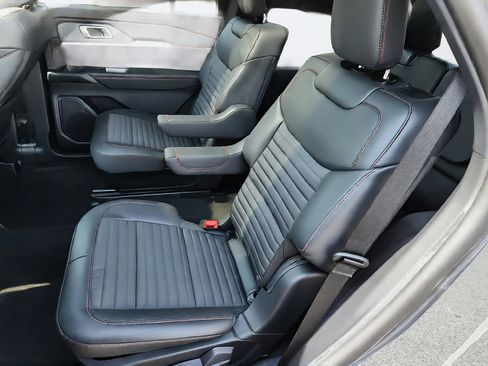 New 2026 Ford Explorer ST-Line AWD/4WD image 25