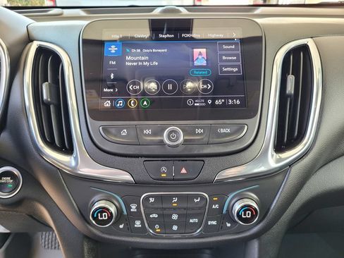 Used 2022 Chevrolet Equinox LT AWD/4WD image 13