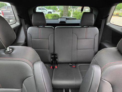 Used 2023 Chevrolet Traverse RS AWD/4WD image 28