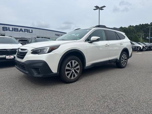 Used 2022 Subaru Outback Premium AWD/4WD image 2