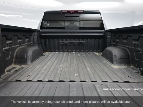 Used 2024 Chevrolet Silverado 1500 ZR2 w/ Technology Package image 6