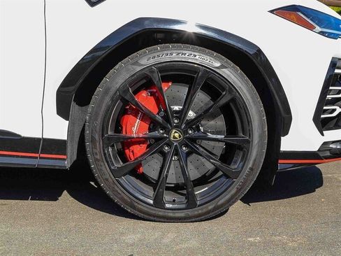 Used 2021 Lamborghini Urus image 11