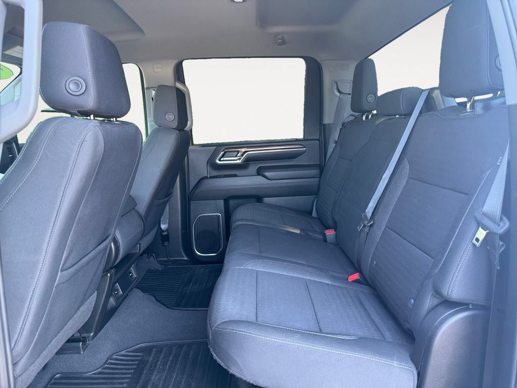 Used 2024 Chevrolet Silverado 2500 LT AWD/4WD image 13