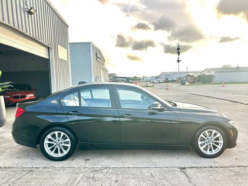 Used 2017 BMW 320i xDrive Sedan AWD/4WD image 8
