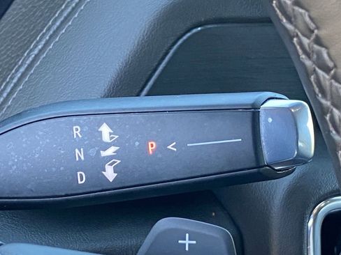 Used 2025 GMC Yukon XL Denali image 33