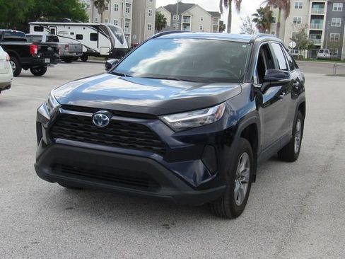 Used 2024 Toyota RAV4 XLE AWD/4WD image 7