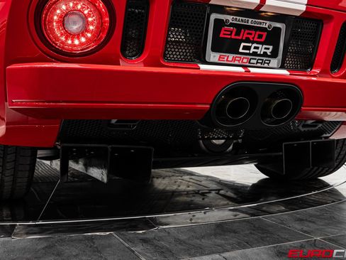 Used 2006 Ford GT RWD image 23