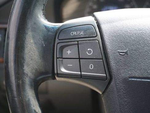 Used 2009 Volvo V70 FWD image 15