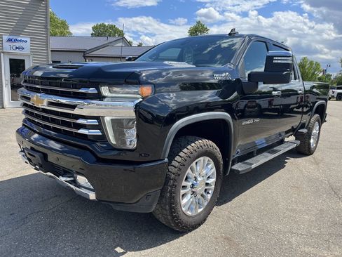 Used 2022 Chevrolet Silverado 2500 High Country w/ Safety Package II AWD/4WD image 2