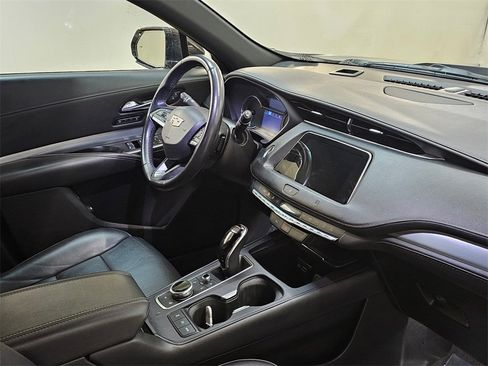 Used 2020 Cadillac XT4 Premium Luxury image 10