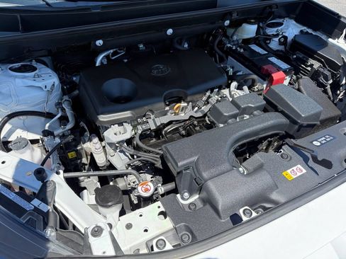 Used 2025 Toyota RAV4 XLE FWD image 30