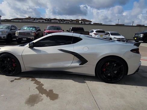 Used 2022 Chevrolet Corvette Stingray Preferred Cpe w/ Z51 Performance Package RWD image 6
