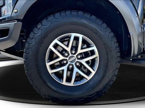 Used 2018 Ford F150 Raptor w/ Equipment Group 802A Luxury AWD/4WD image 32