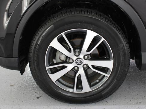 Used 2017 Toyota RAV4 XLE FWD image 81
