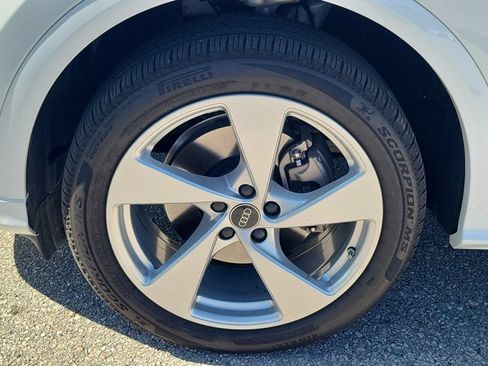 Certified 2025 Audi Q5 Premium Plus w/ Premium Plus image 9