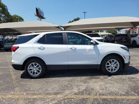 Used 2024 Chevrolet Equinox LT image 2