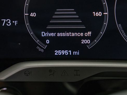 Used 2022 Porsche Taycan 4S image 18