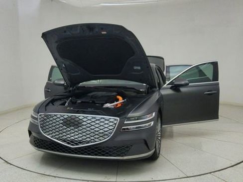 Used 2024 Genesis G80 image 72