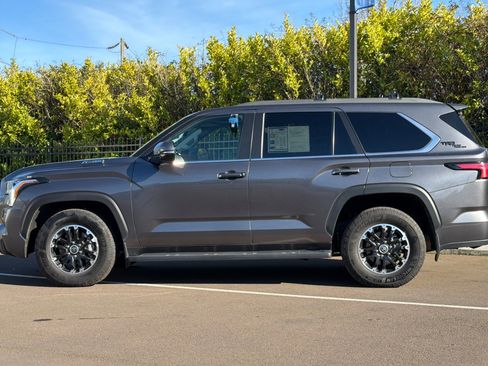 Used 2024 Toyota Sequoia SR5 w/ SR5 Premium Package image 7